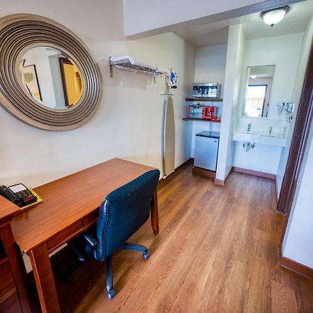 Budget Inn Даллес Экстерьер фото